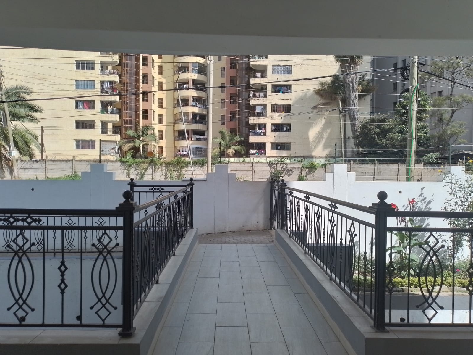 Spacious 3 bedroom apartment having a DSQ for sale in Lavington. Has a DSQ and few units within the property. Situated in a prime secure neighborhood. Ready for move in.